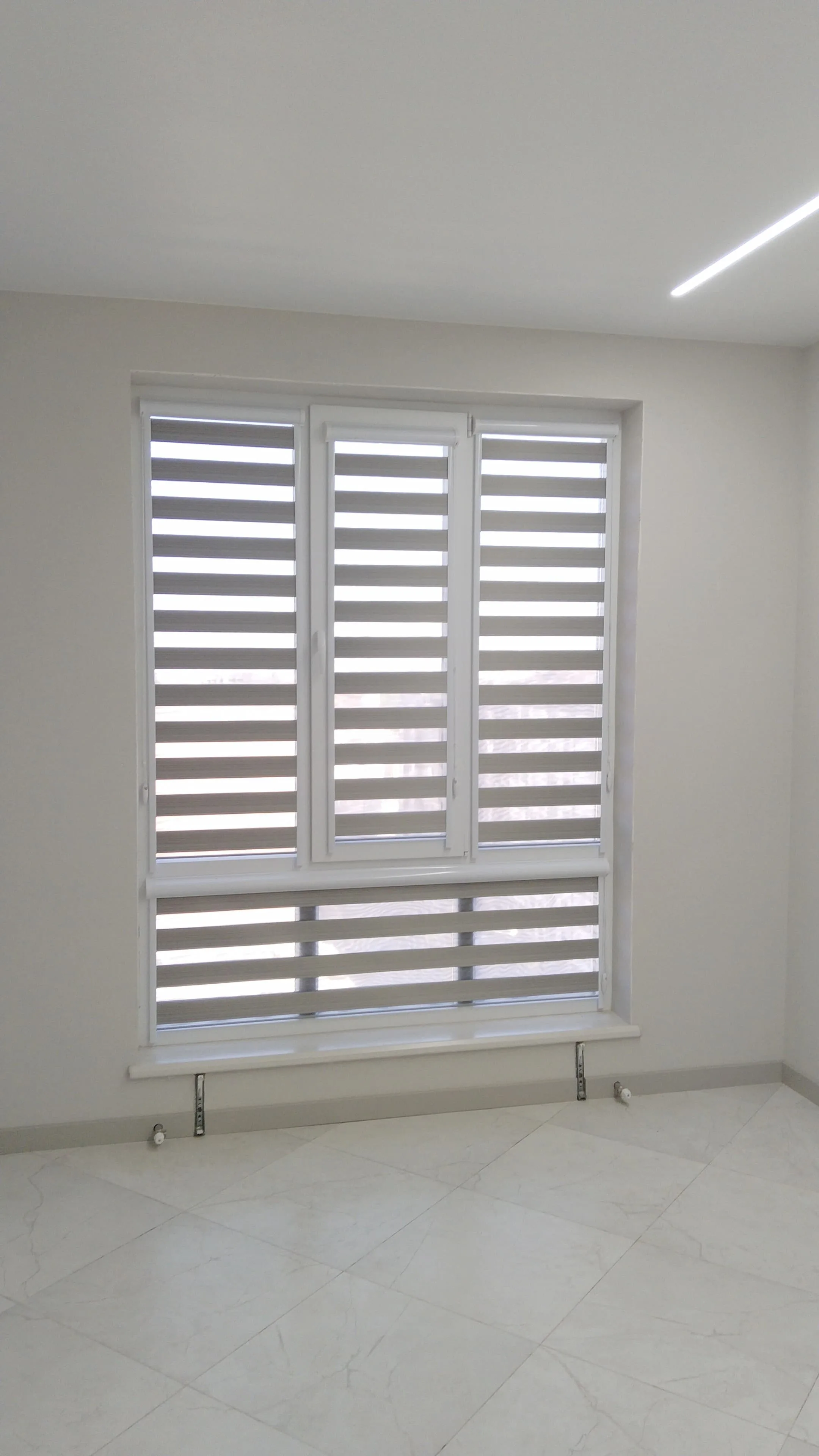 Рулонные шторы зебра день-ночь 14 в Нальчике и КБР на заказ