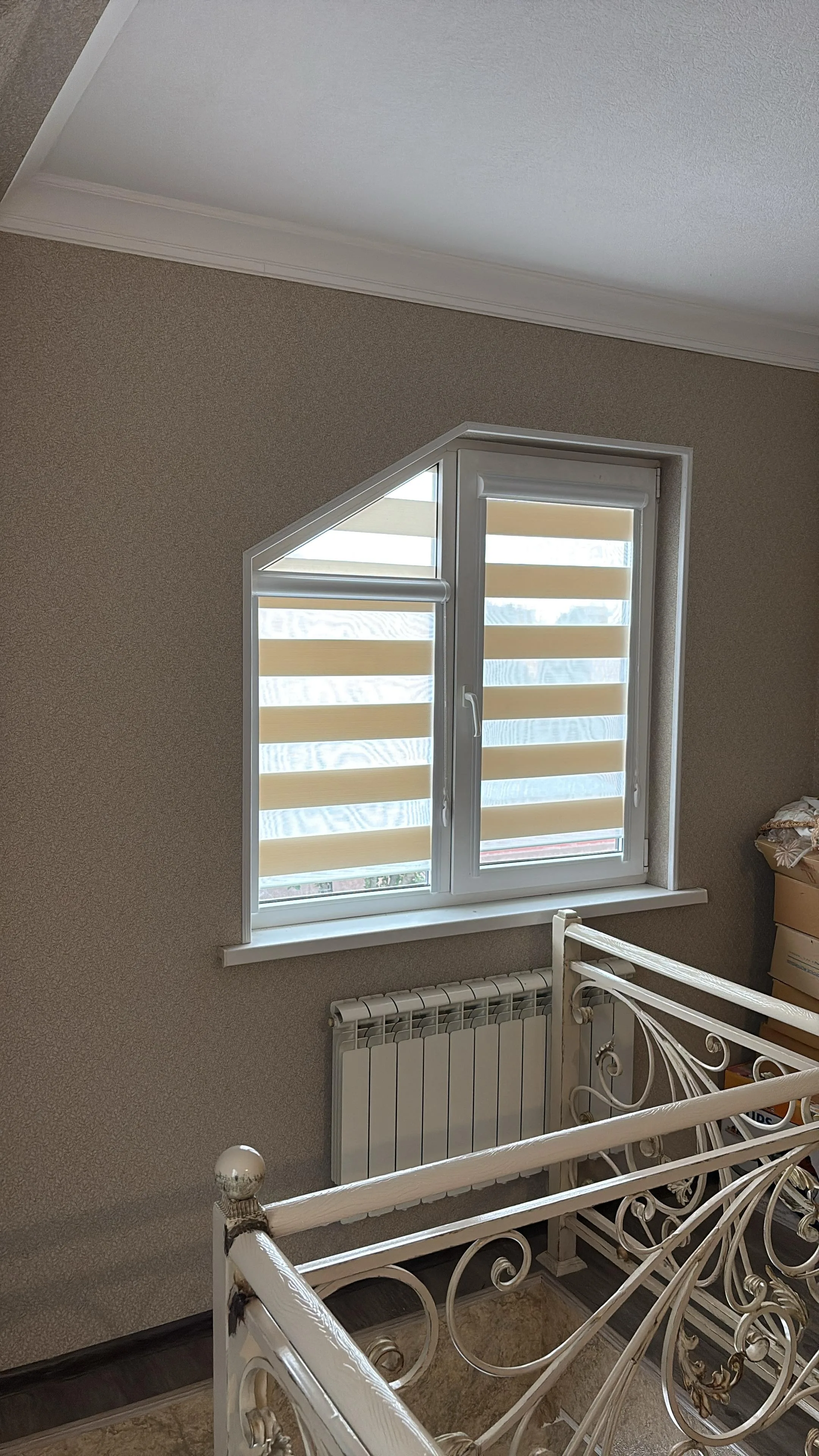 Рулонные шторы зебра день-ночь 26 в Нальчике и КБР на заказ