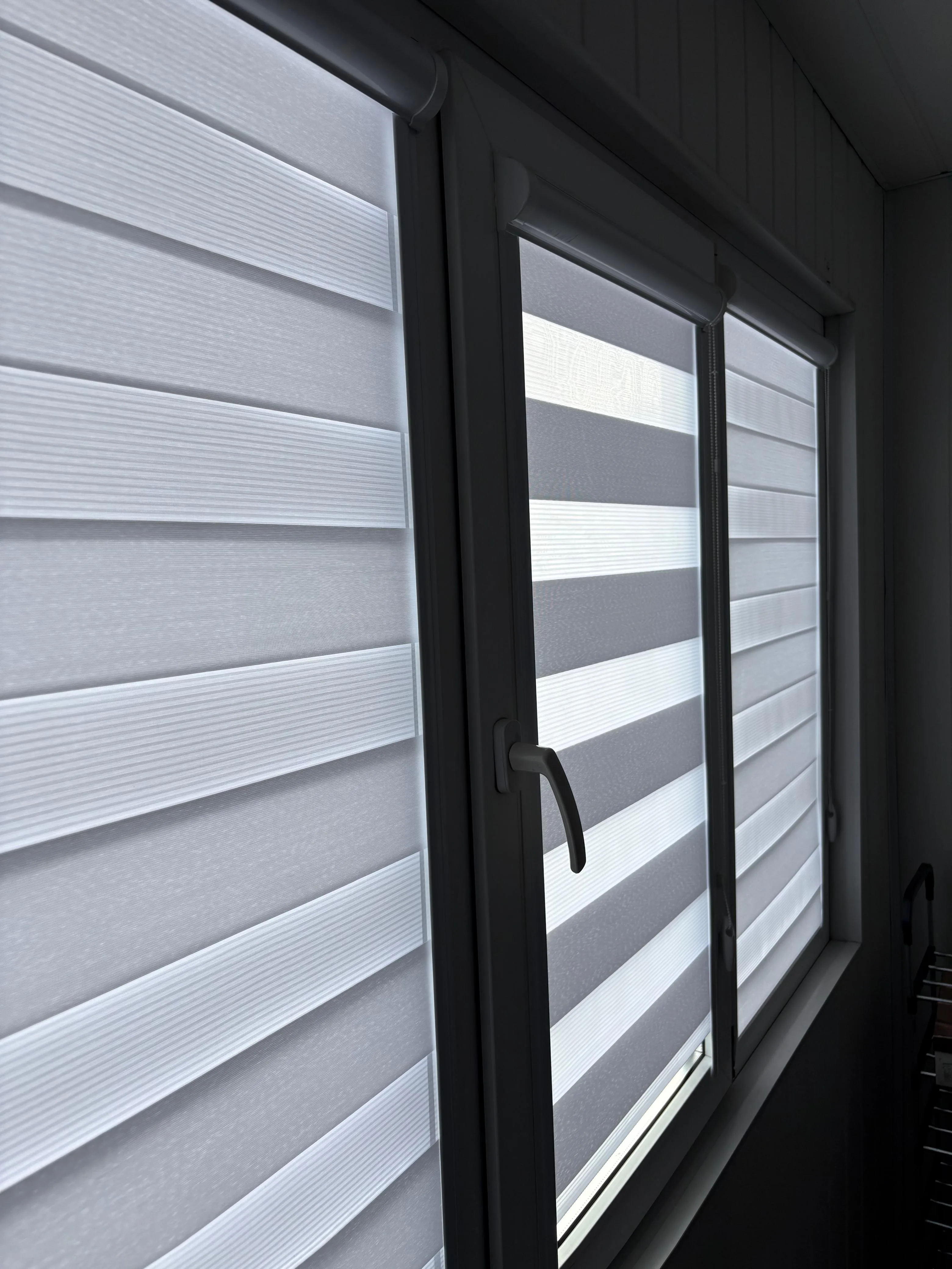 Рулонные шторы зебра день-ночь 63 в Нальчике и КБР на заказ