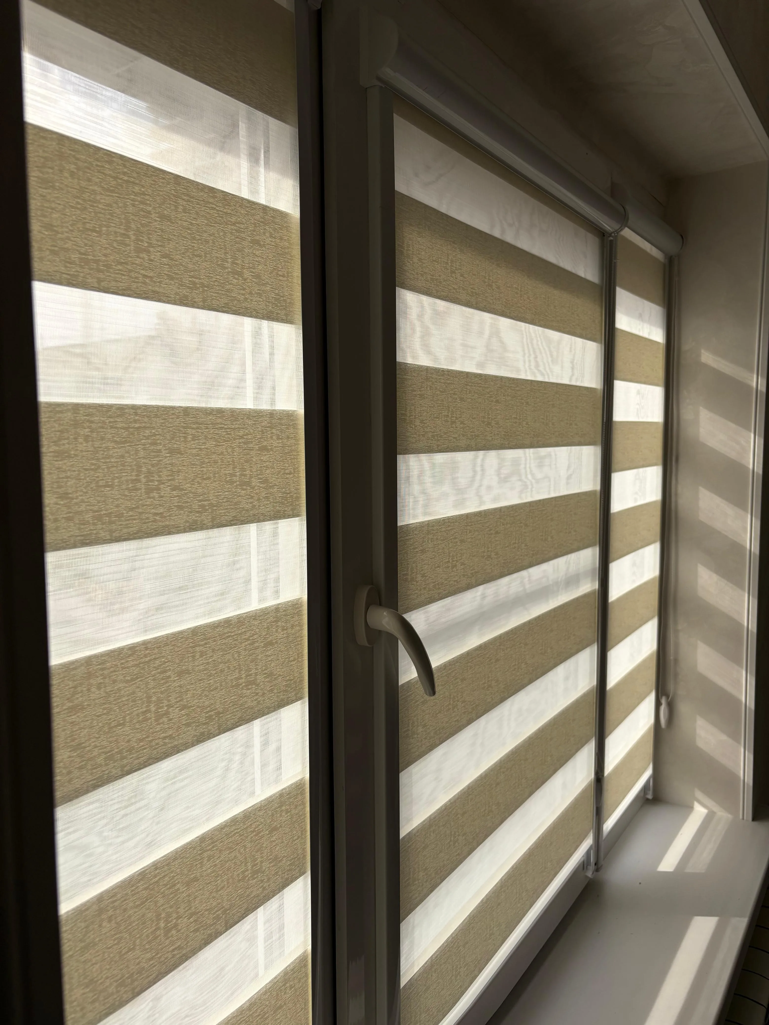 Рулонные шторы зебра день-ночь 68 в Нальчике и КБР на заказ