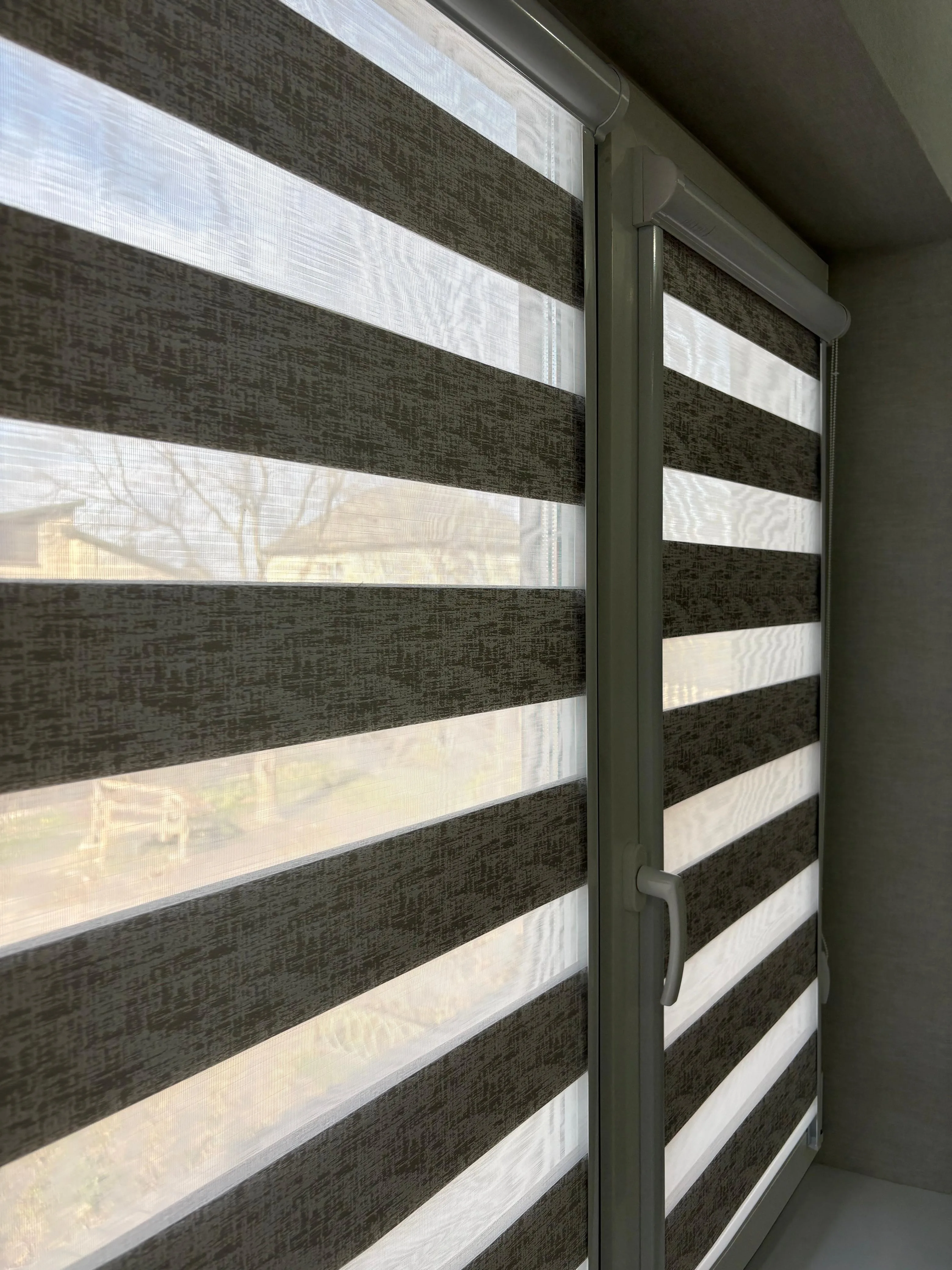 Рулонные шторы зебра день-ночь 80 в Нальчике и КБР на заказ