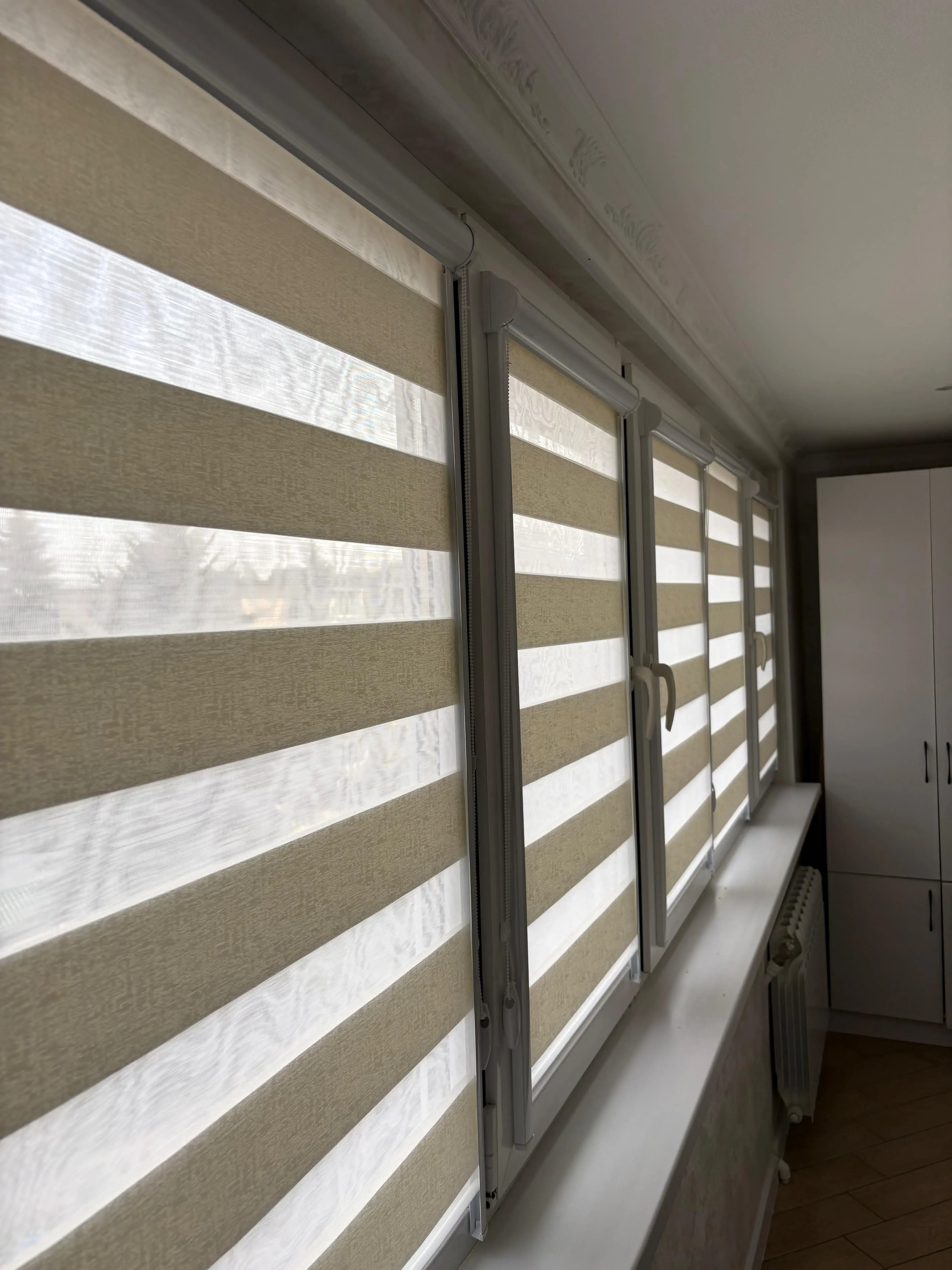 Рулонные шторы зебра день-ночь 84 в Нальчике и КБР на заказ