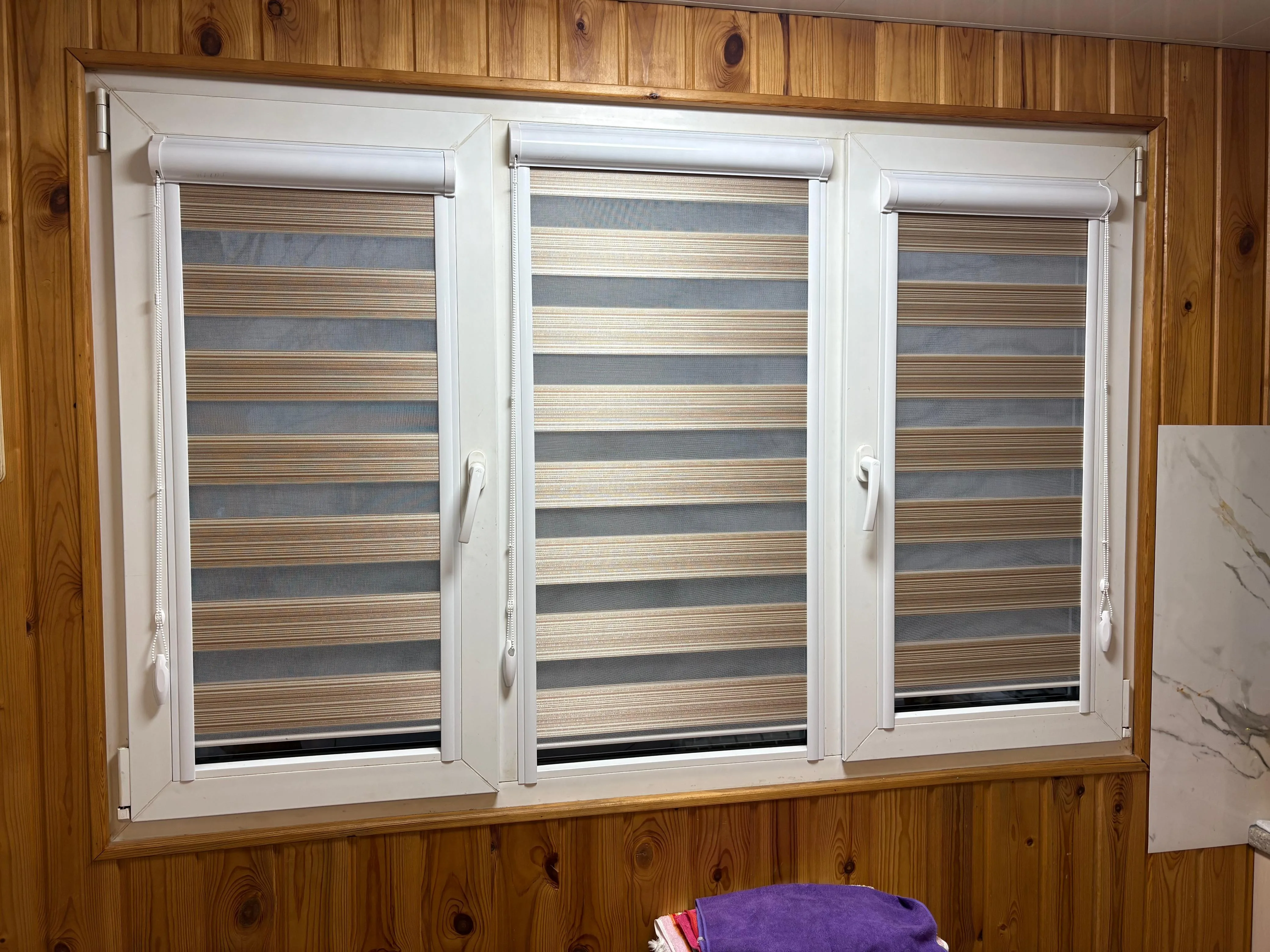 Рулонные шторы зебра день-ночь 85 в Нальчике и КБР на заказ