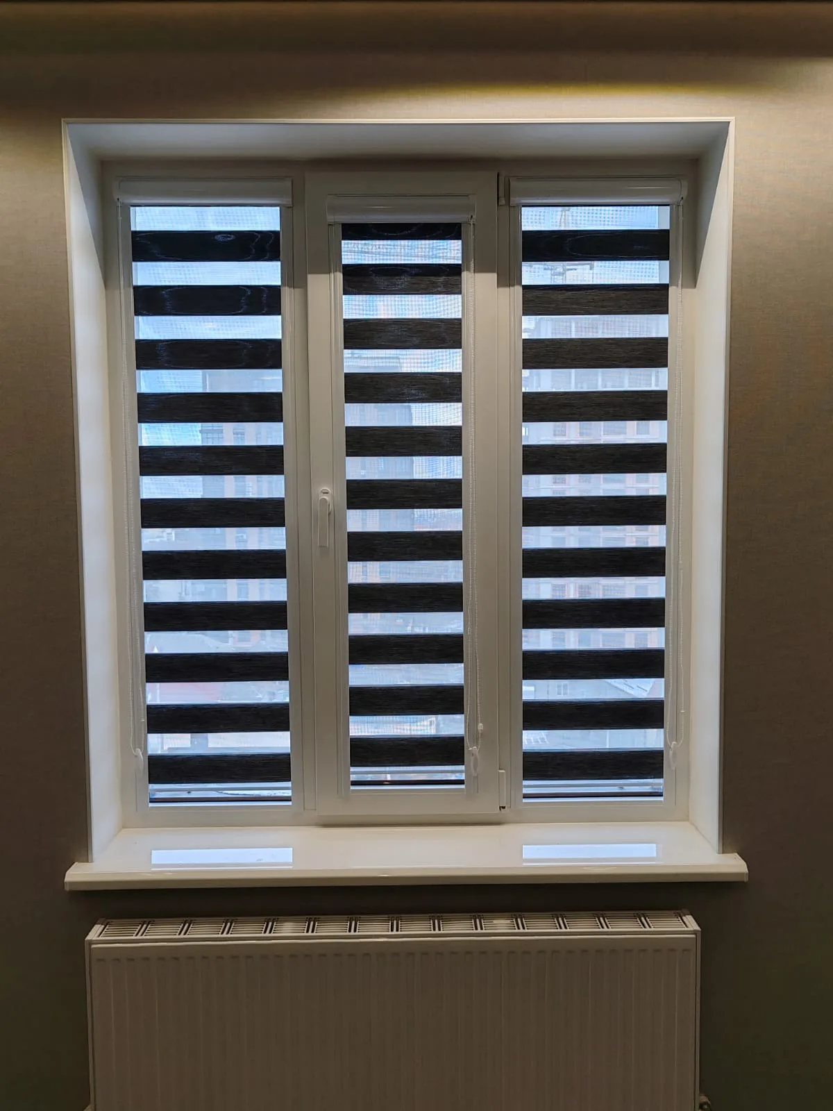 Рулонные шторы зебра день-ночь 105 в Нальчике и КБР на заказ