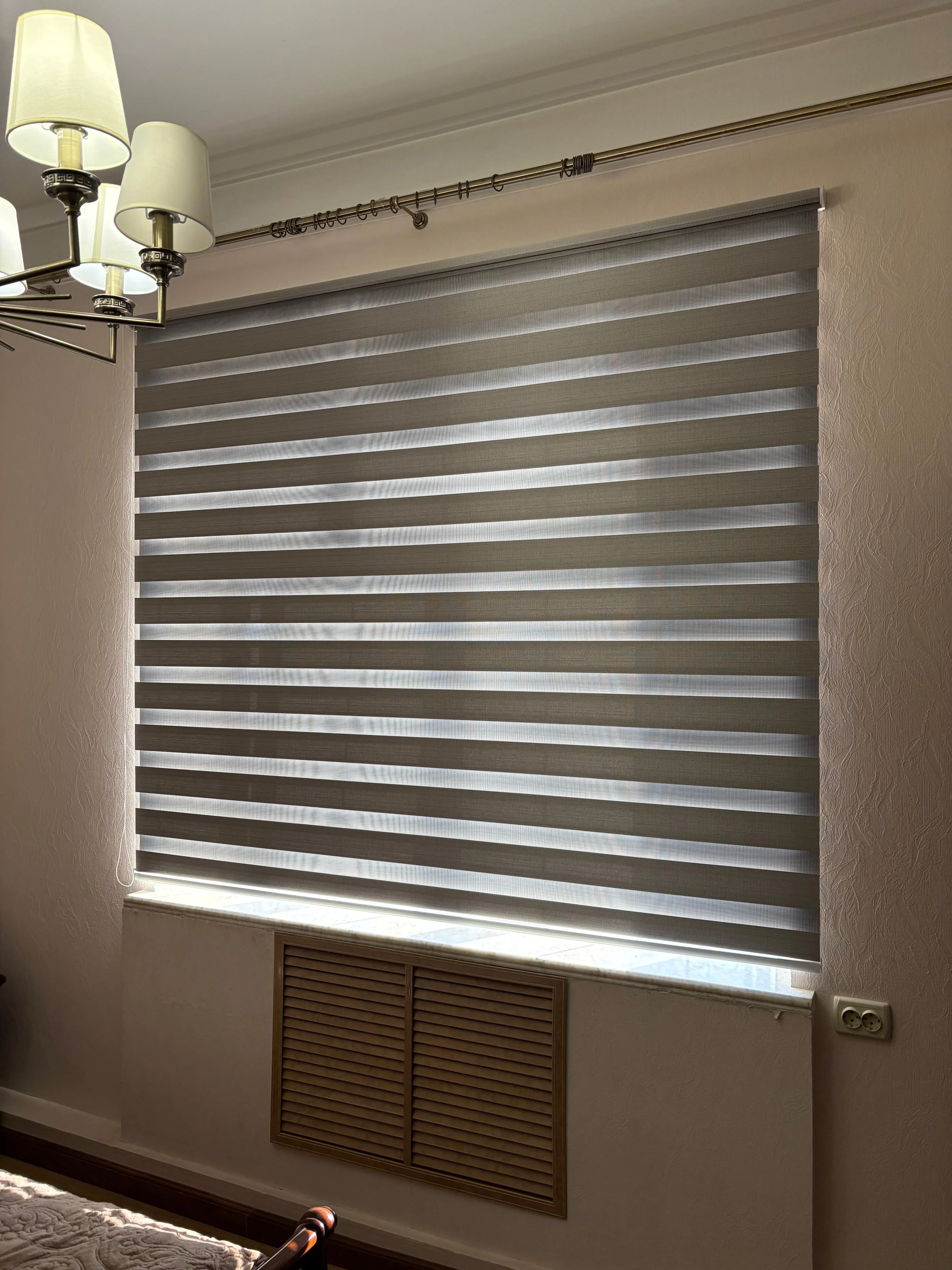 Рулонные шторы зебра день-ночь 124 в Нальчике и КБР на заказ